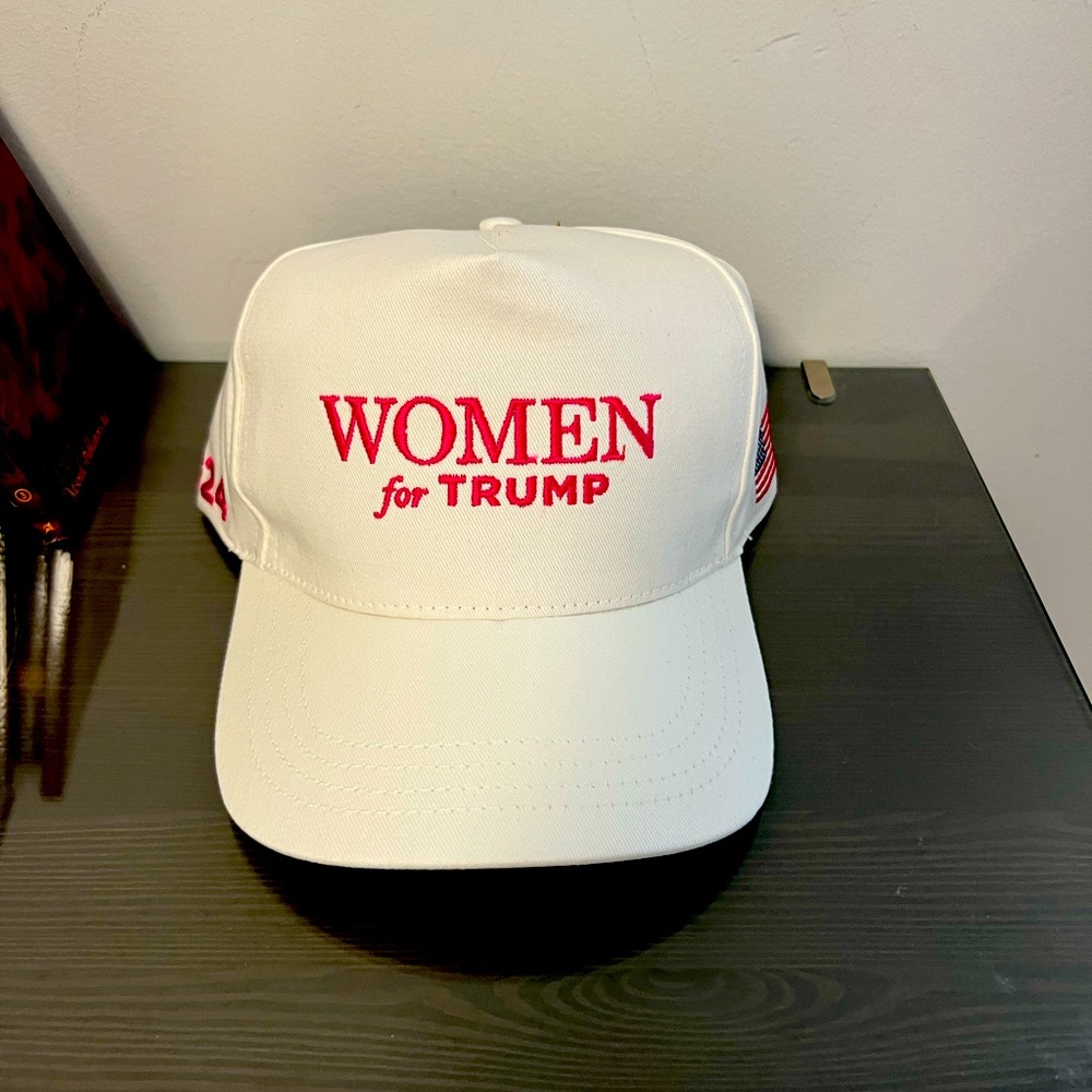 2024 DONALD TRUMP  OFFICIAL WOMEN FOR TRUMP AUTHENTIC CAP White Pink Made In USA